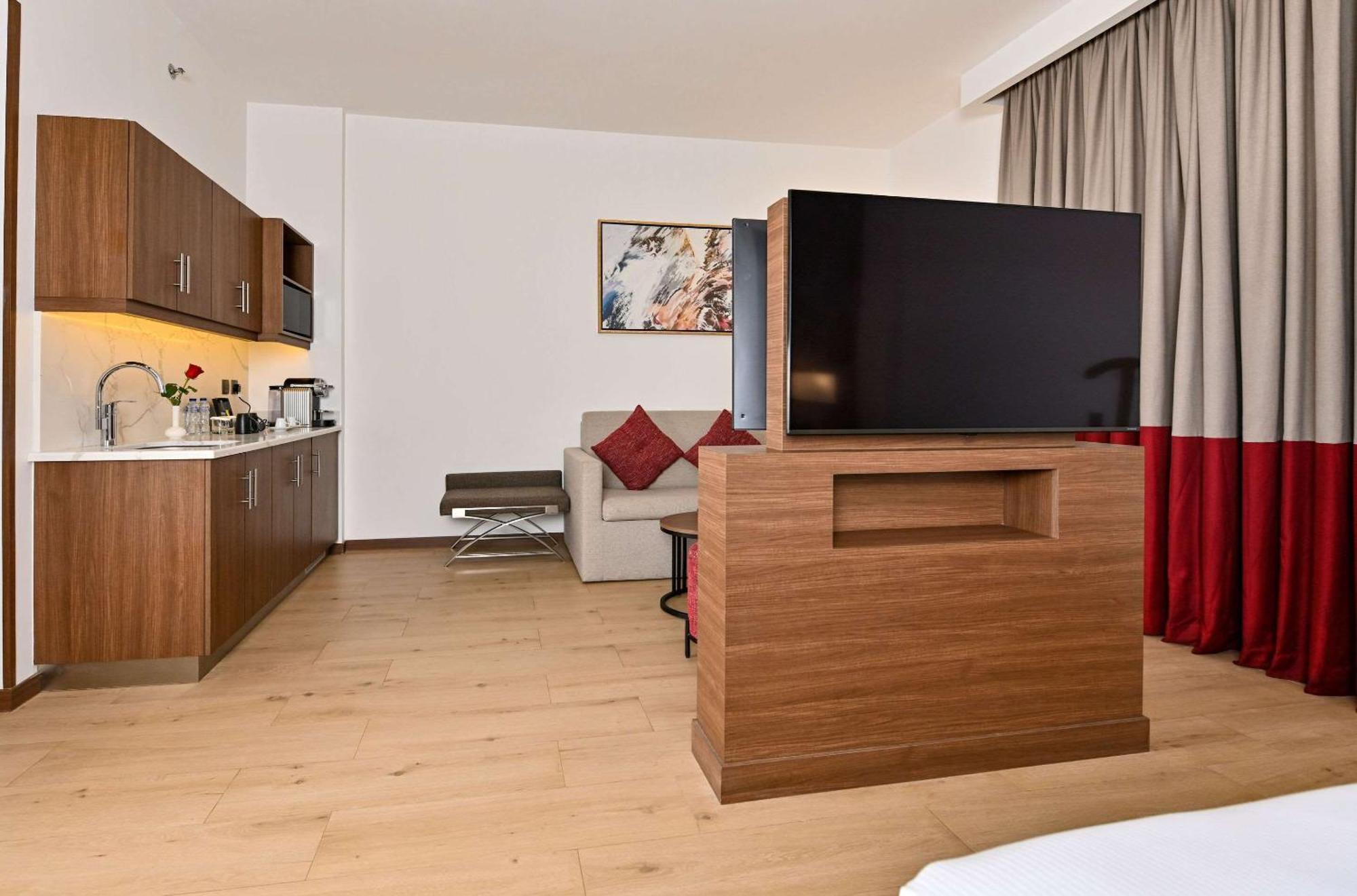 Comfort Hotel Jeddah King Road ภายนอก รูปภาพ